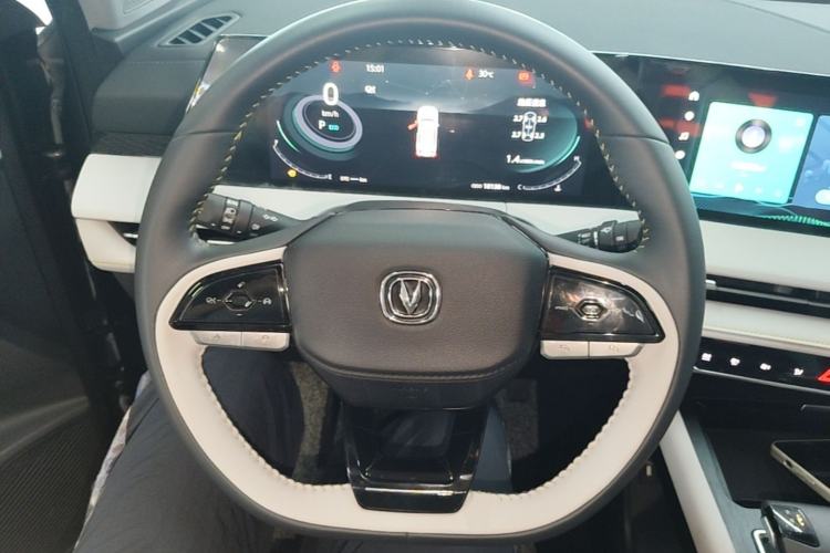 Used CHANGAN CS75 PLUS 2023 3rd Generation 1.5T Automatic Prestige Model Steering Wheel