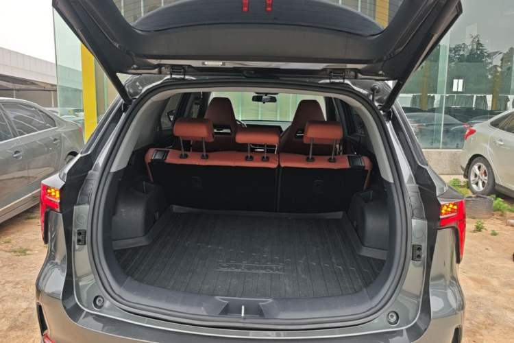 Used CHANGAN CS75 PLUS 2023 3rd Generation 1.5T Automatic Prestige Model Trunk