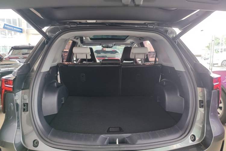 Used CHANGAN CS75 PLUS 2023 3rd Generation 1.5T Automatic Prestige Model Trunk