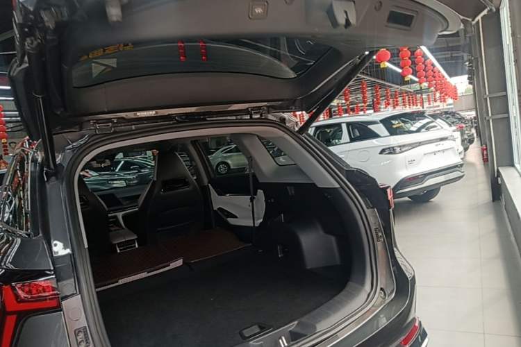 Used CHANGAN CS75 PLUS 2023 3rd Generation 2.0T Automatic Flagship Model Trunk