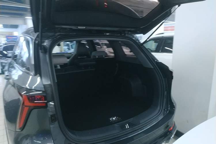 Used CHANGAN CS75 PLUS 2023 3rd Generation 1.5T Automatic Luxury Model Trunk