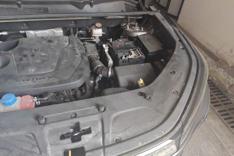 Used CHANGAN CS75 PLUS 2023 3rd Generation 1.5T Automatic Prestige Model Engine Bay Left
