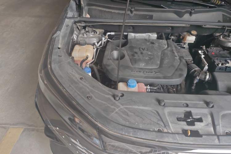 Used CHANGAN CS75 PLUS 2023 3rd Generation 1.5T Automatic Prestige Model Engine Bay Right