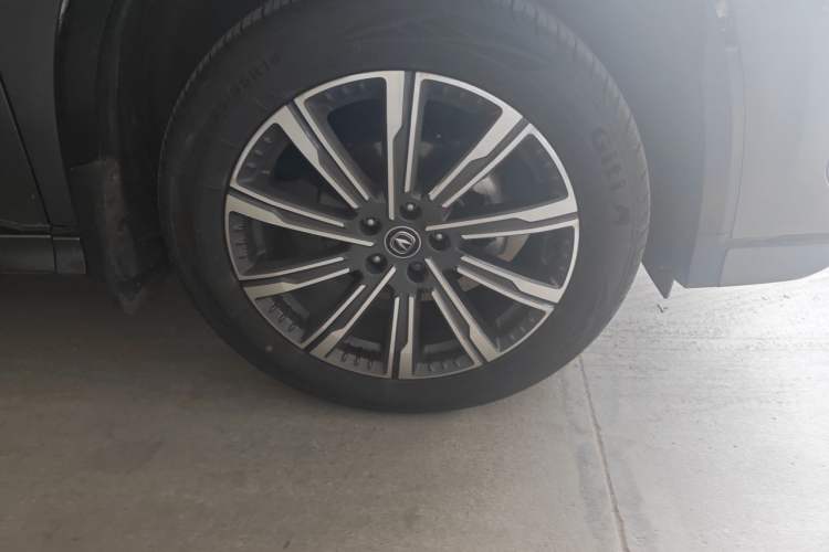 Used CHANGAN CS75 PLUS 2023 3rd Generation 1.5T Automatic Prestige Model Right Front Wheel Hub
