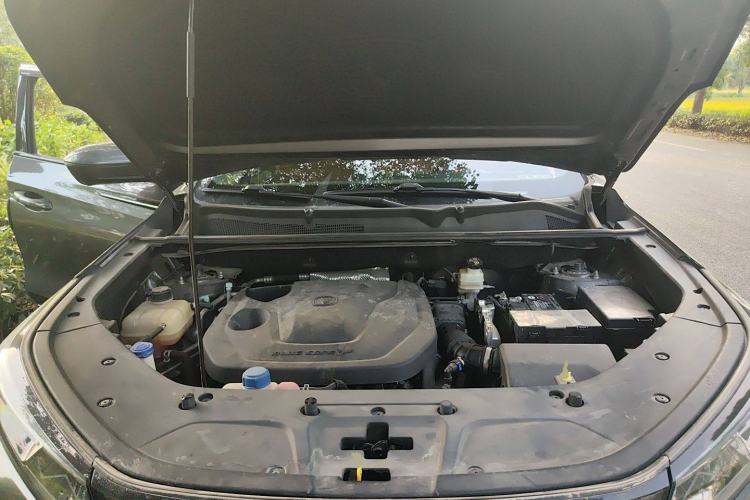 Used CHANGAN CS75 PLUS 2023 3rd Generation 1.5T Automatic Prestige Model Engine Bay