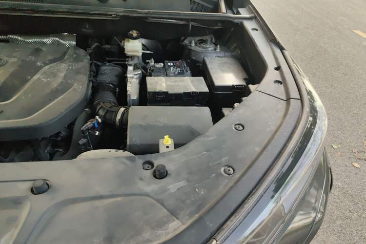 Used CHANGAN CS75 PLUS 2023 3rd Generation 1.5T Automatic Prestige Model Engine Bay Left