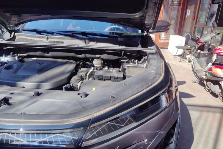 Used CHANGAN CS75 PLUS 2023 3rd Generation 1.5T Automatic Prestige Model Engine Bay Left