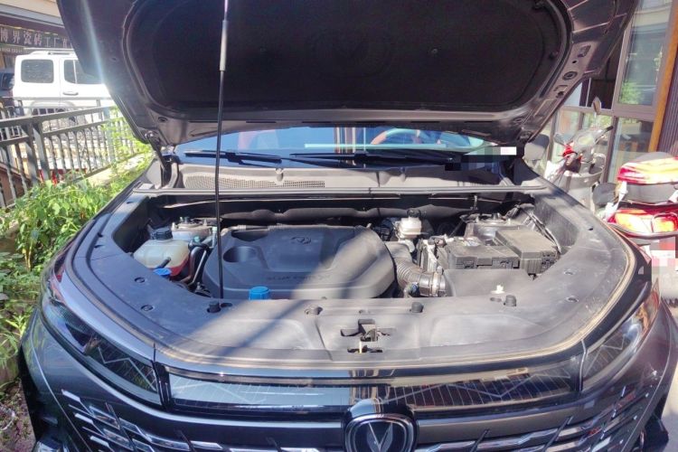 Used CHANGAN CS75 PLUS 2023 3rd Generation 1.5T Automatic Prestige Model Engine Bay