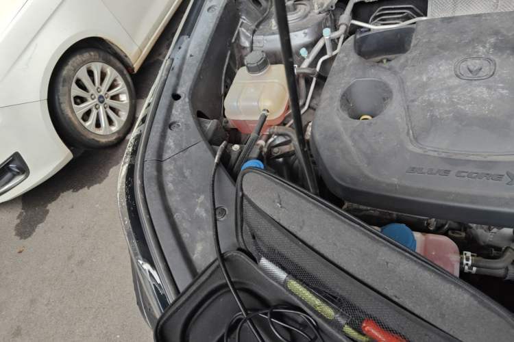 Used CHANGAN CS75 PLUS 2023 3rd Generation 1.5T Automatic Luxury Model Engine Bay Right
