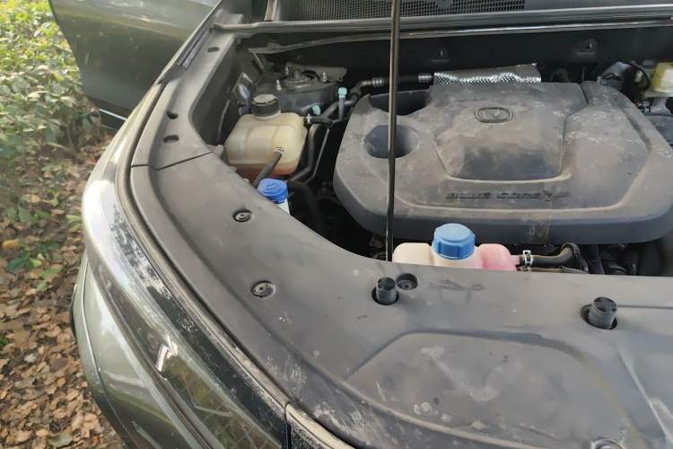 Used CHANGAN CS75 PLUS 2023 3rd Generation 1.5T Automatic Prestige Model Engine Bay Right