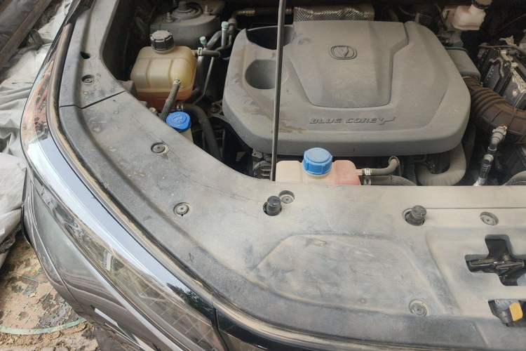 Used CHANGAN CS75 PLUS 2023 3rd Generation 1.5T Automatic Prestige Model Engine Bay Right