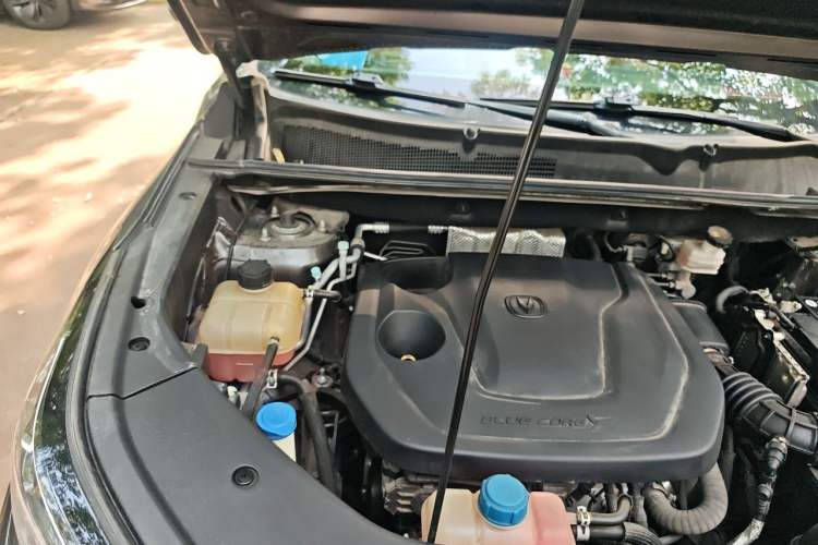 Used CHANGAN CS75 PLUS 2023 3rd Generation 1.5T Automatic Prestige Model Engine Bay Right