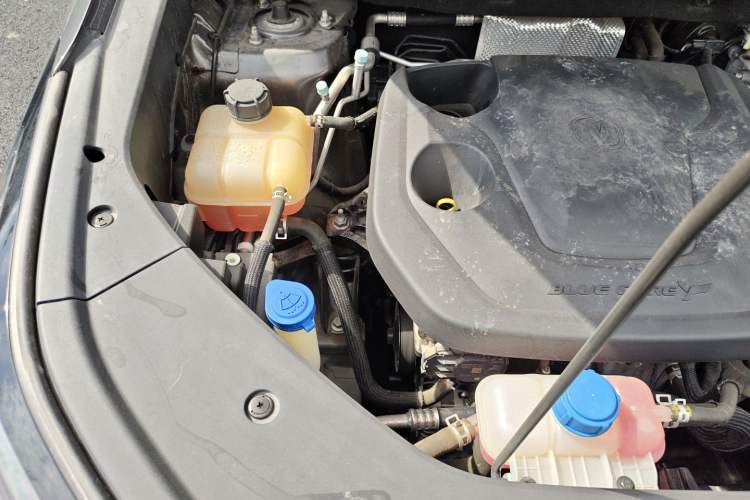 Used CHANGAN CS75 PLUS 2023 3rd Generation 1.5T Automatic Prestige Model Engine Bay Right