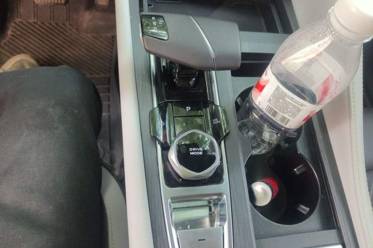Used CHANGAN CS75 PLUS 2023 3rd Generation 1.5T Automatic Prestige Model Gear Lever