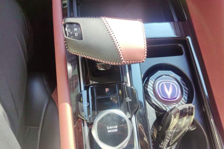 Used CHANGAN CS75 PLUS 2023 3rd Generation 1.5T Automatic Prestige Model Gear Lever