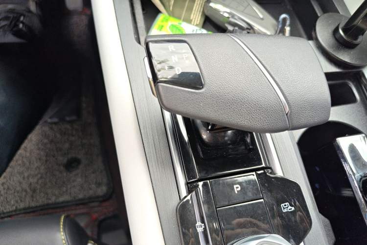 Used CHANGAN CS75 PLUS 2023 3rd Generation 1.5T Automatic Prestige Model Gear Lever