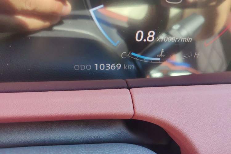 Used CHANGAN CS75 PLUS 2023 3rd Generation 1.5T Automatic Prestige Model Odometer Close Up
