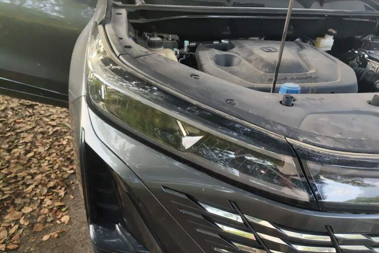 Used CHANGAN CS75 PLUS 2023 3rd Generation 1.5T Automatic Prestige Model Right Front Headlight