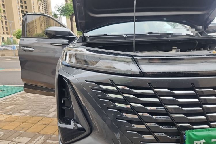 Used CHANGAN CS75 PLUS 2023 3rd Generation 1.5T Automatic Prestige Model Right Front Headlight