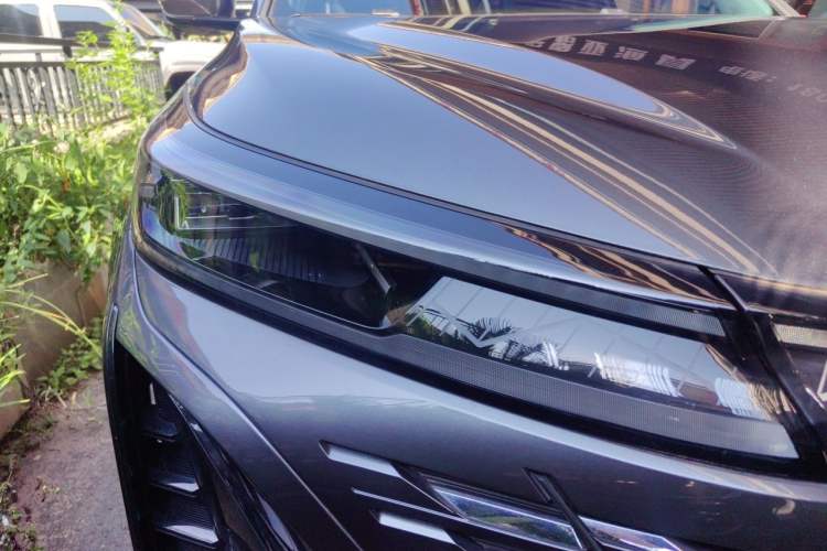 Used CHANGAN CS75 PLUS 2023 3rd Generation 1.5T Automatic Prestige Model Right Front Headlight