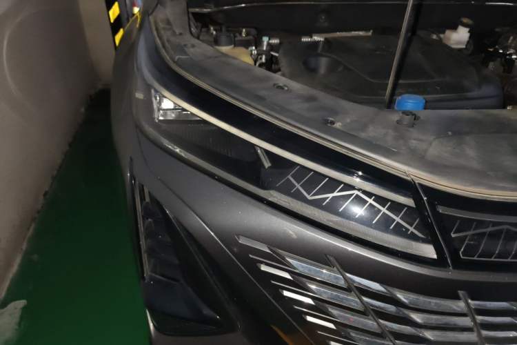 Used CHANGAN CS75 PLUS 2023 3rd Generation 1.5T Automatic Prestige Model Right Front Headlight