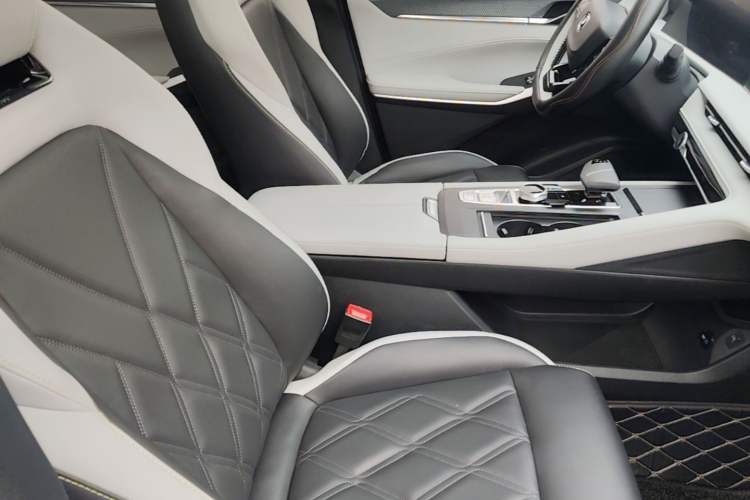 Used CHANGAN CS75 PLUS 2023 3rd Generation 1.5T Automatic Prestige Model Right Front Seat
