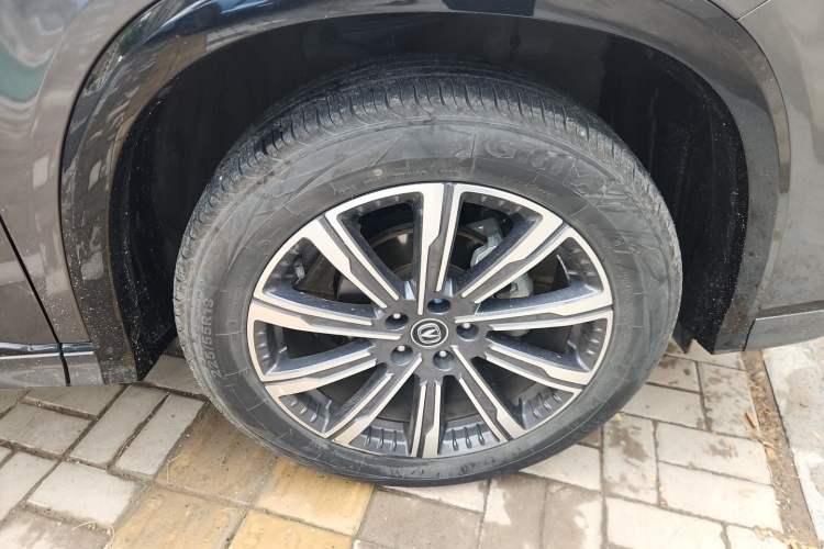 Used CHANGAN CS75 PLUS 2023 3rd Generation 1.5T Automatic Prestige Model Right Front Wheel Hub