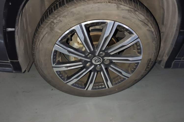 Used CHANGAN CS75 PLUS 2023 3rd Generation 1.5T Automatic Prestige Model Right Front Wheel Hub