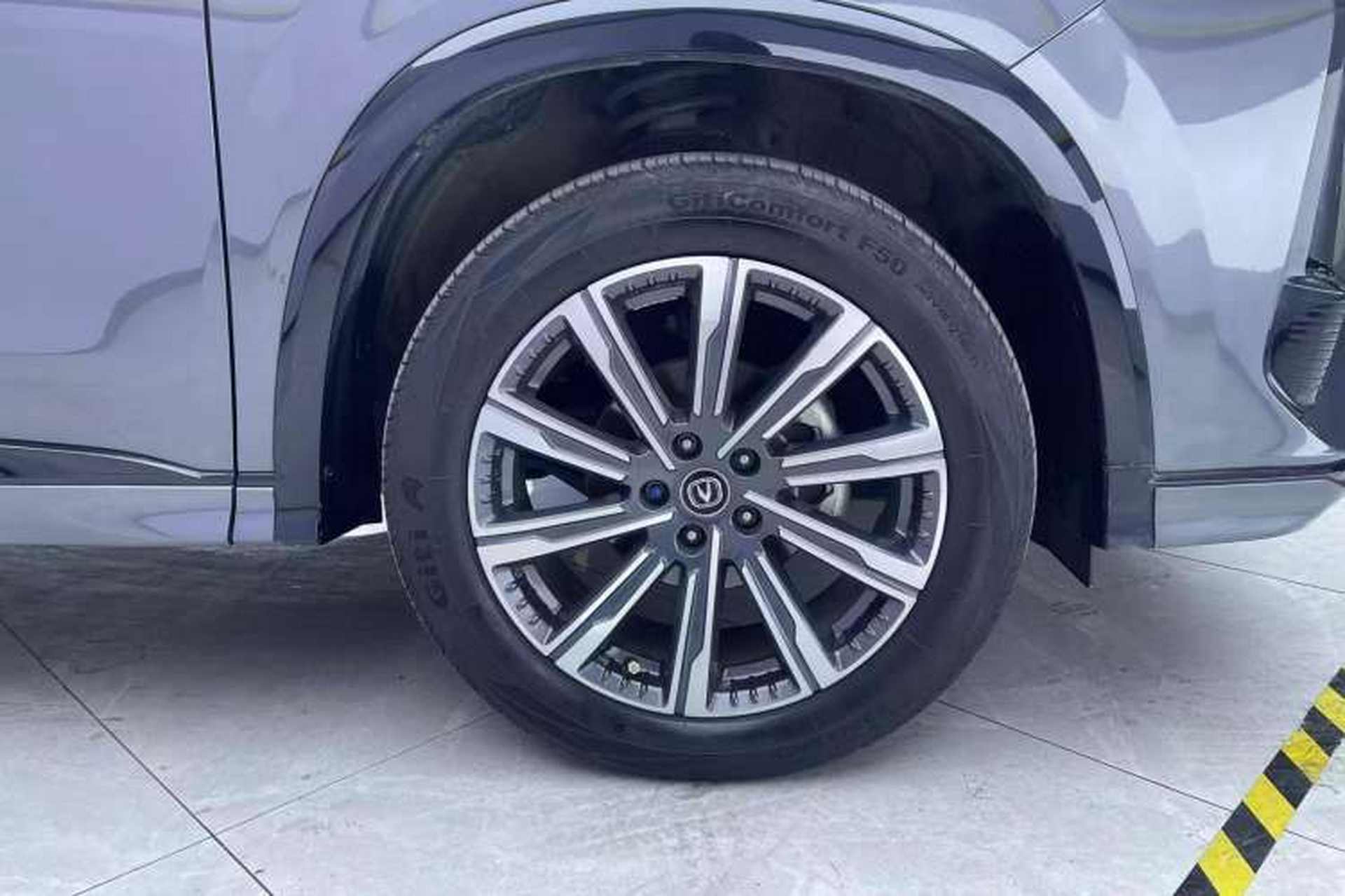 Used CHANGAN CS75 PLUS 2023 3rd Generation 1.5T Automatic Prestige Model Right Front Wheel Hub