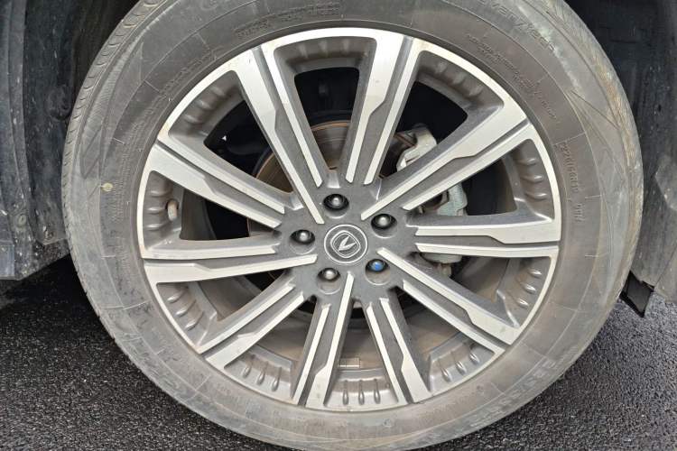 Used CHANGAN CS75 PLUS 2023 3rd Generation 1.5T Automatic Prestige Model Right Front Wheel Hub