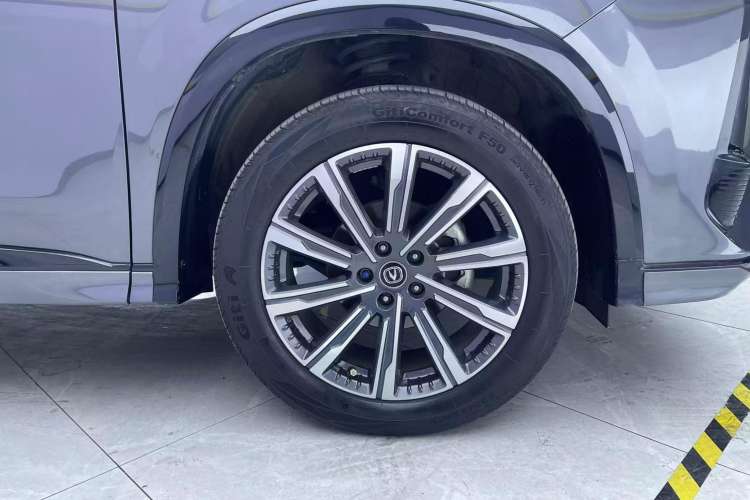 Used CHANGAN CS75 PLUS 2023 3rd Generation 1.5T Automatic Prestige Model Right Rear Wheel Hub