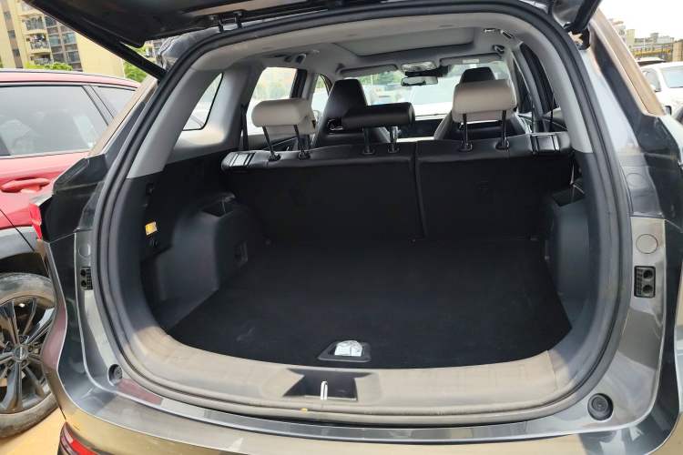 Used CHANGAN CS75 PLUS 2023 3rd Generation 1.5T Automatic Pilot Model Trunk