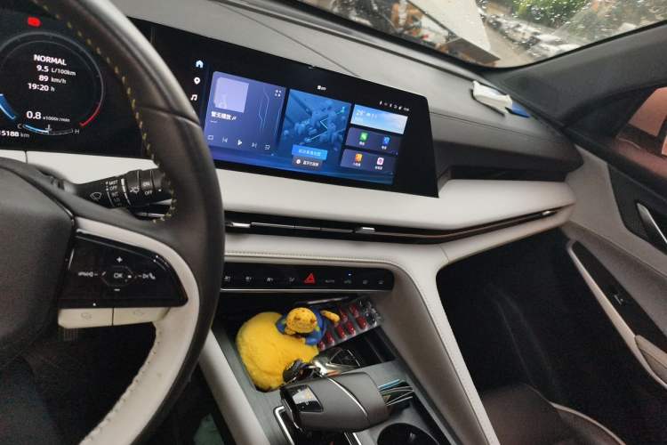 Used CHANGAN CS75 PLUS 2023 3rd Generation 1.5T Automatic Prestige Model Audio And AC Panel