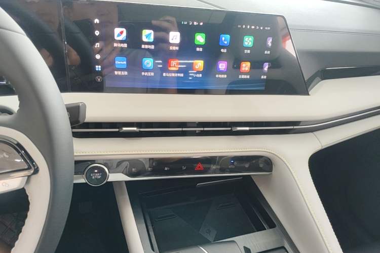 Used CHANGAN CS75 PLUS 2023 3rd Generation 1.5T Automatic Pilot Model Audio And AC Panel