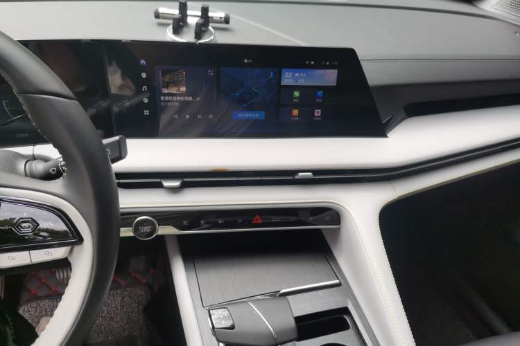 Used CHANGAN CS75 PLUS 2023 3rd Generation 1.5T Automatic Prestige Model Audio And AC Panel