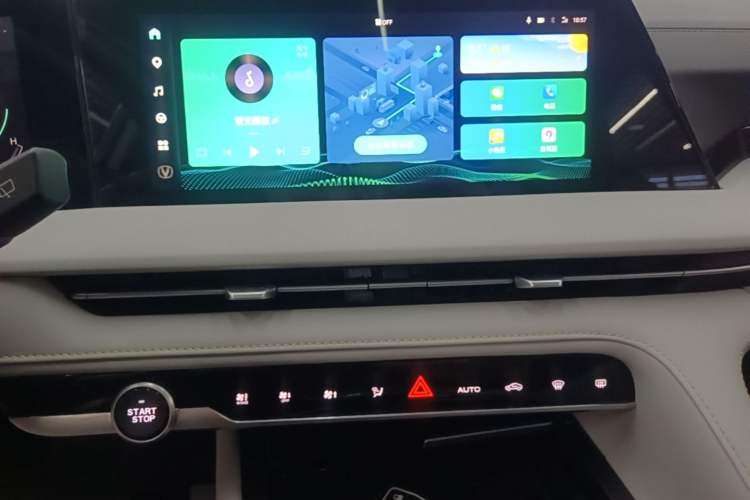 Used CHANGAN CS75 PLUS 2023 3rd Generation 1.5T Automatic Prestige Model Audio And AC Panel