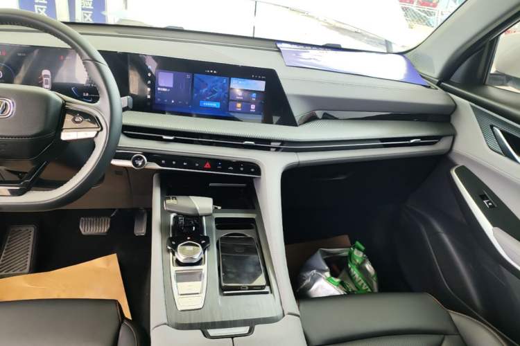 Used CHANGAN CS75 PLUS 2023 2nd Generation 1.5T Automatic Elite Version Audio And AC Panel
