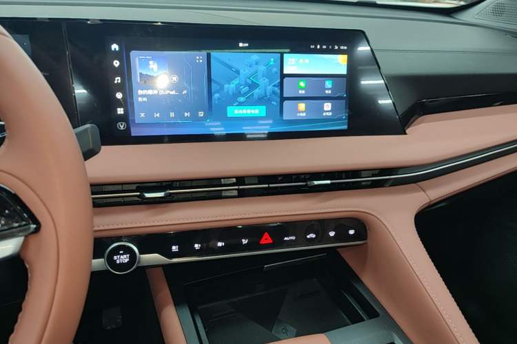 Used CHANGAN CS75 PLUS 2023 3rd Generation 1.5T Automatic Prestige Model Audio And AC Panel