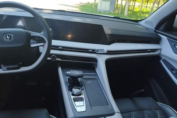 Used CHANGAN CS75 PLUS 2023 3rd Generation 1.5T Automatic Prestige Model Audio And AC Panel