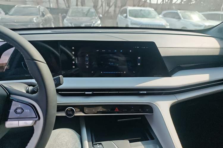 Used CHANGAN CS75 PLUS 2023 3rd Generation 1.5T Automatic Prestige Model Audio And AC Panel