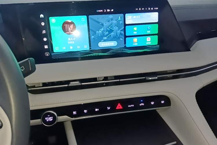 Used CHANGAN CS75 PLUS 2023 3rd Generation 1.5T Automatic Prestige Model Audio And AC Panel
