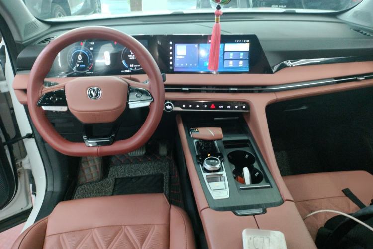 Used CHANGAN CS75 PLUS 2023 3rd Generation 1.5T Automatic Prestige Model Center Console