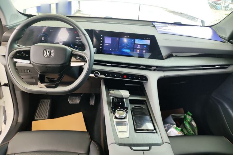 Used CHANGAN CS75 PLUS 2023 2nd Generation 1.5T Automatic Elite Version Center Console