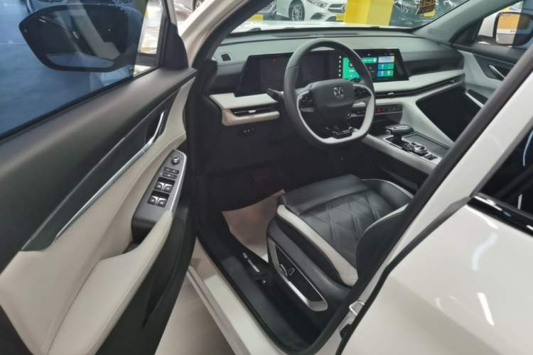 Used CHANGAN CS75 PLUS 2023 3rd Generation 1.5T Automatic Prestige Model Driver Seat