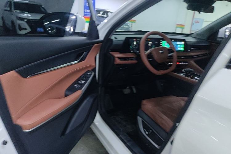 Used CHANGAN CS75 PLUS 2023 3rd Generation 2.0T Automatic Prestige Version Driver Seat