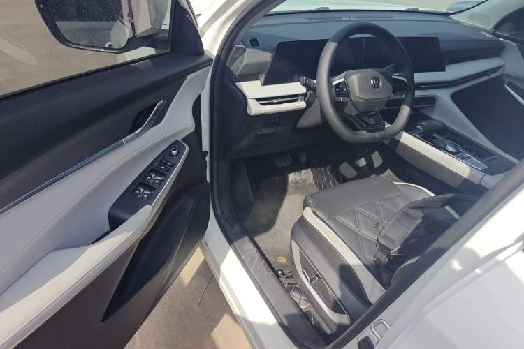 Used CHANGAN CS75 PLUS 2023 3rd Generation 1.5T Automatic Prestige Model Driver Seat