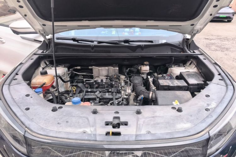Used CHANGAN CS75 PLUS 2023 2nd Generation 1.5T Automatic Elite Version Engine Bay