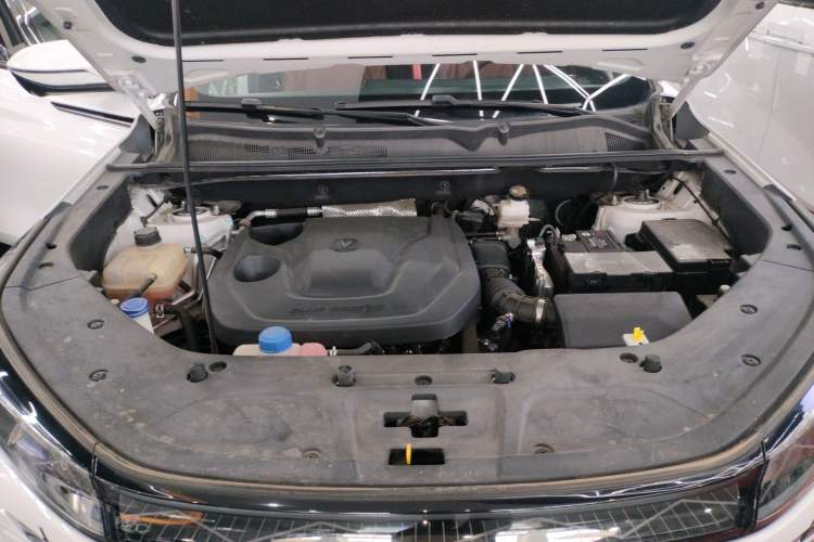 Used CHANGAN CS75 PLUS 2023 3rd Generation 1.5T Automatic Prestige Model Engine Bay