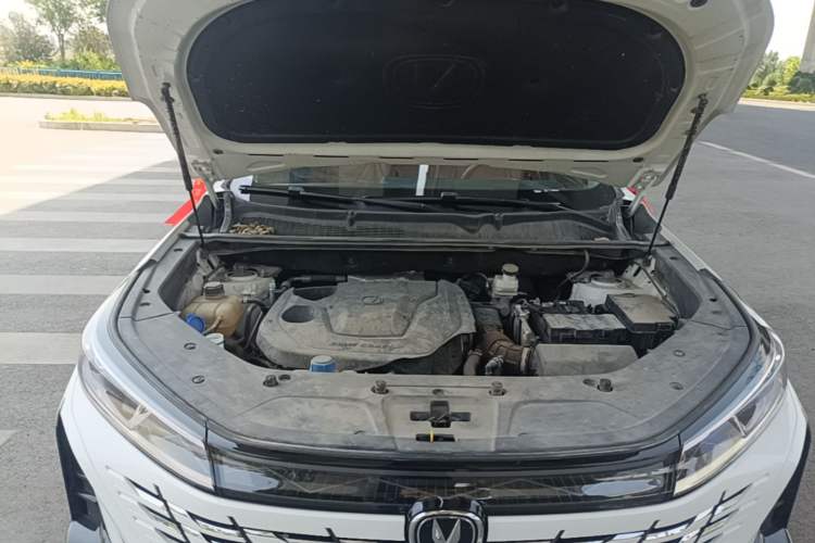 Used CHANGAN CS75 PLUS 2023 3rd Generation 1.5T Automatic Pilot Model Engine Bay