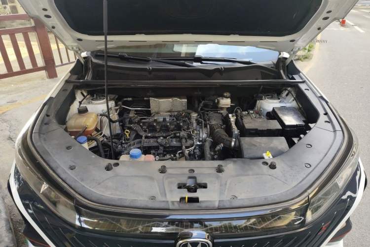 Used CHANGAN CS75 PLUS 2023 2nd Generation 1.5T Automatic Elite Version Engine Bay